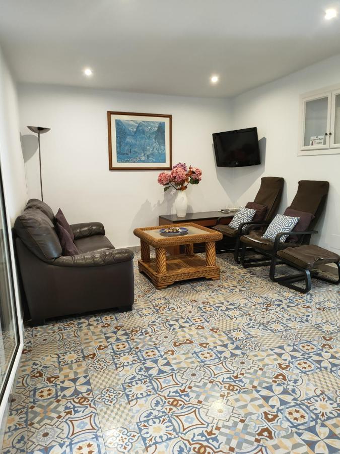 La Casa Del Barrio Guest House Михас Екстериор снимка